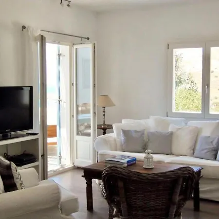 Amazing Villa Overlooking Syros Finest Beach Kini