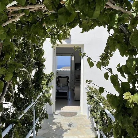 Amazing Villa Overlooking Syros Finest Beach Kini